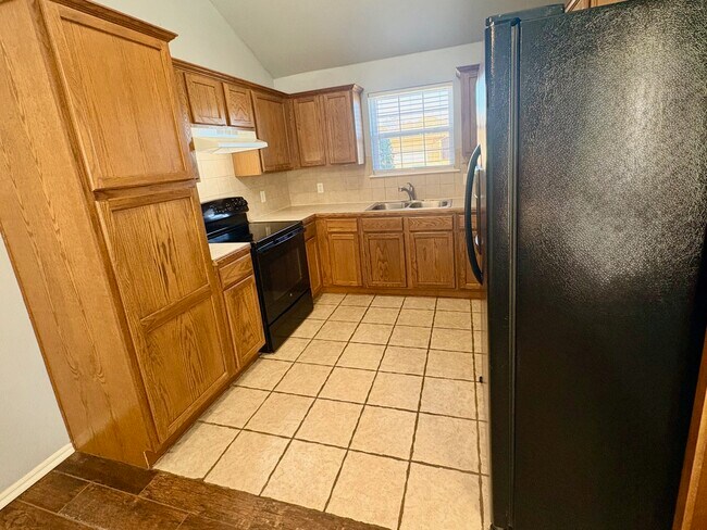 Building Photo - 806 Beaumont Square