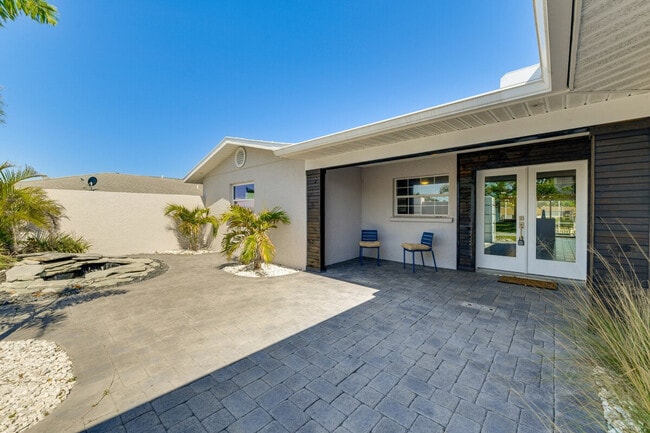 Building Photo - 2473 Yorkshire Dr