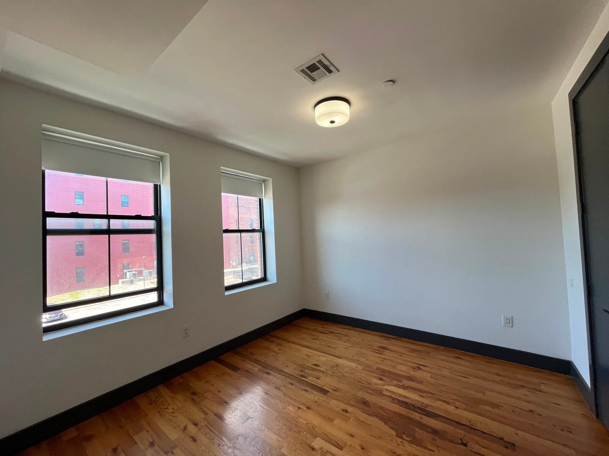 Building Photo - 568 Communipaw Ave