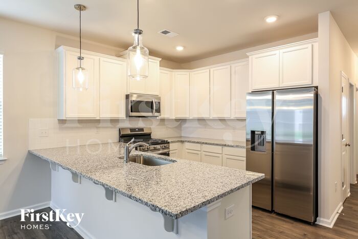 Building Photo - 14 Ramblehurst Rd