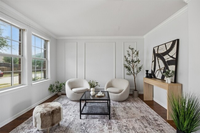 Building Photo - 320 S Mesa Verde Way