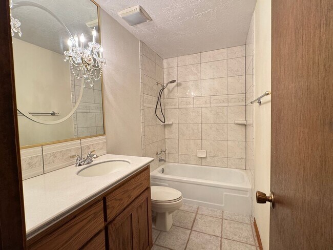 Building Photo - Bear Canyon Home