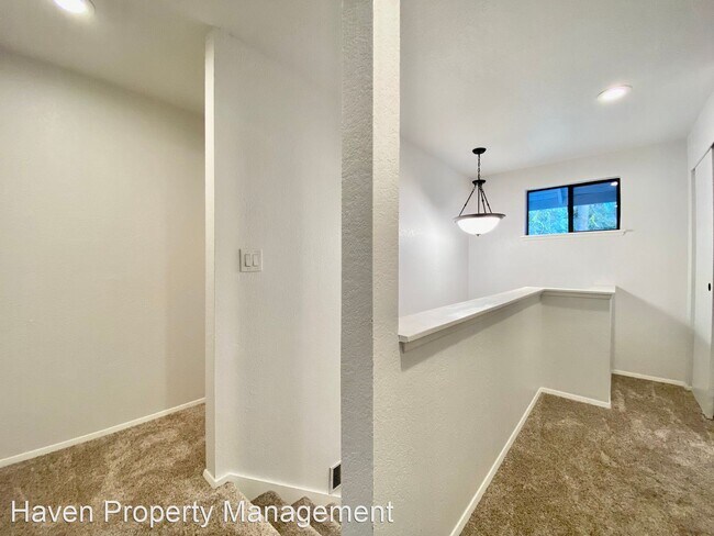 Building Photo - 3 br, 2.5 bath House - 28803 184th Pl Se