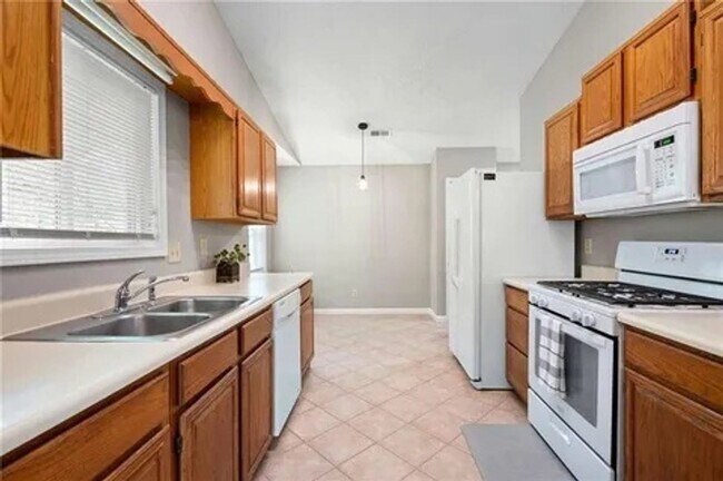 Building Photo - Charming 3BR House in Woodstock