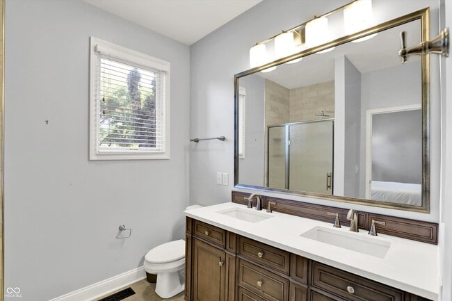 Building Photo - 529 E New York St