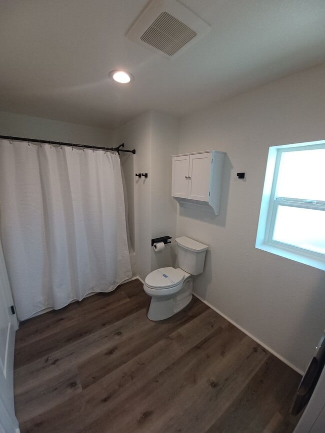 Building Photo - 1 Bedroom 1 Bath House