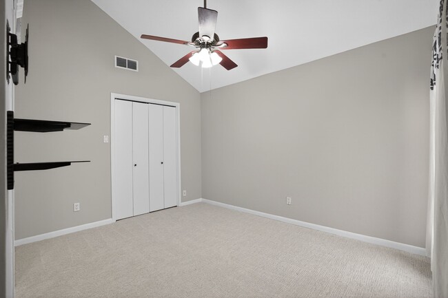 Building Photo - 6506 Jadecrest Dr