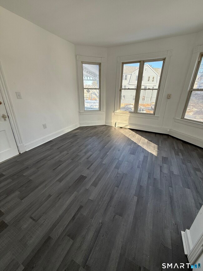 Building Photo - 64 Irion St