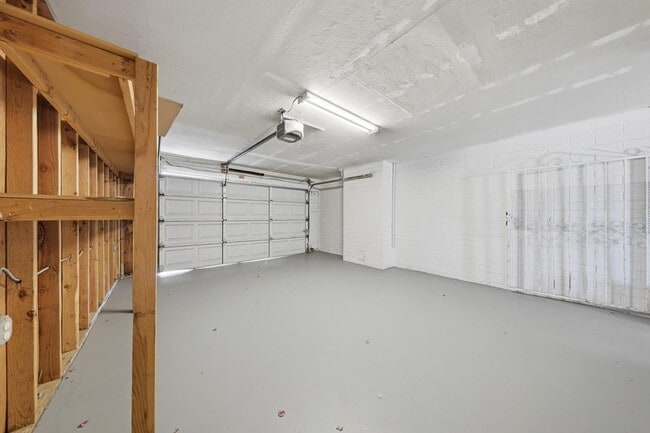 Building Photo - 3540 E Voltaire Dr