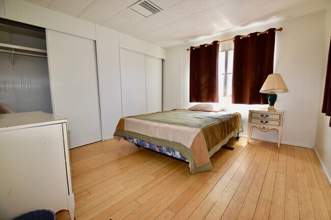 Building Photo - Great Mesa home