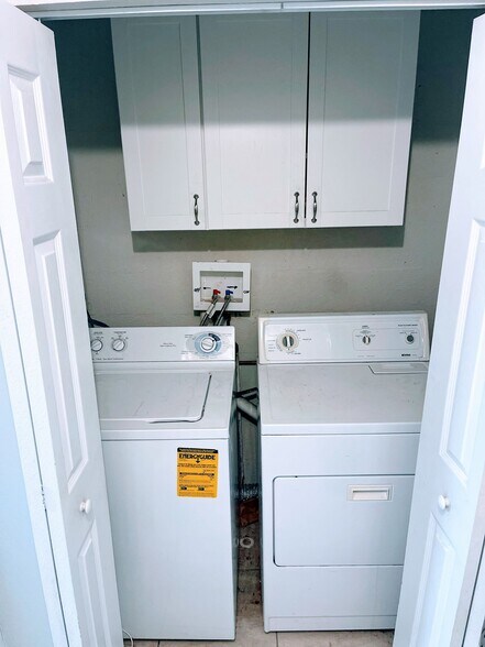 Building Photo - 110 N 40th St