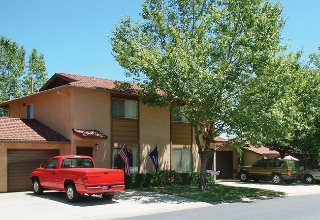 Primary Photo - Hilltop Village Apartments