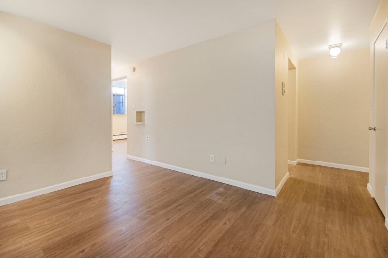 Building Photo - 1375 N Williams St