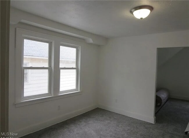 Building Photo - 7906 Rosewood Ave