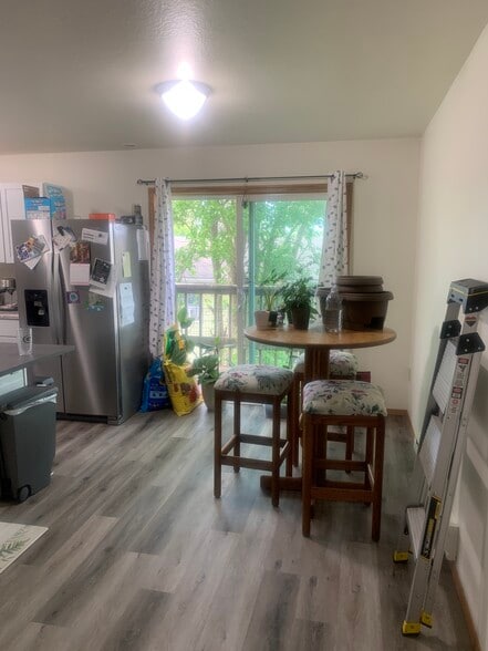 Dining space/Deck - 301 N Pleasant St