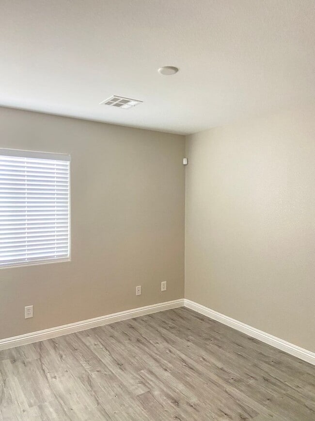 Building Photo - 7821 Barntucket Ave