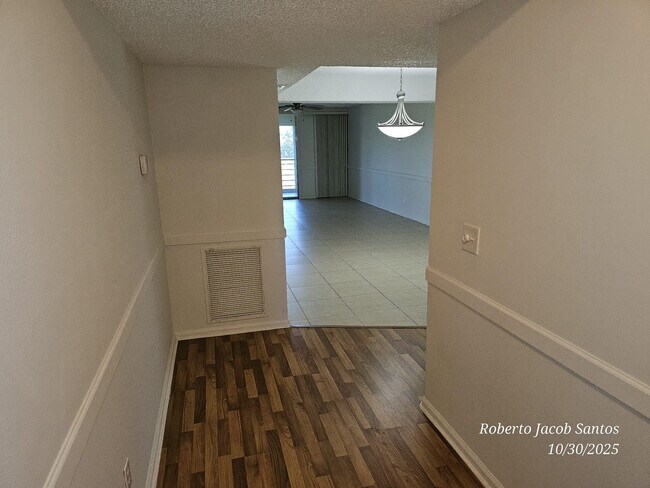 Building Photo - 23305 Barwood Ln N