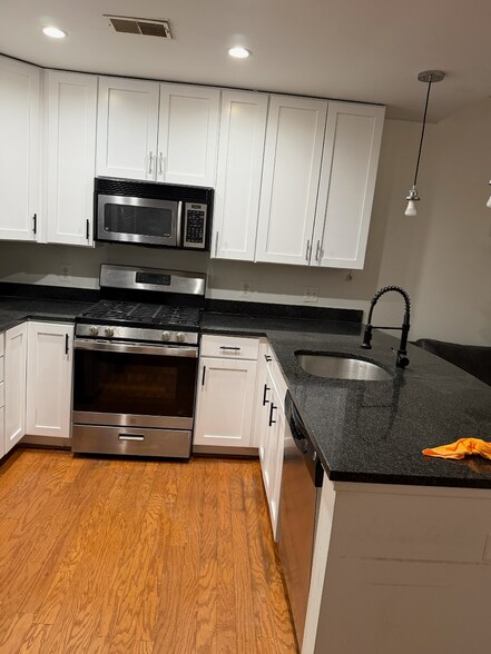 Building Photo - 1211 13th St NW