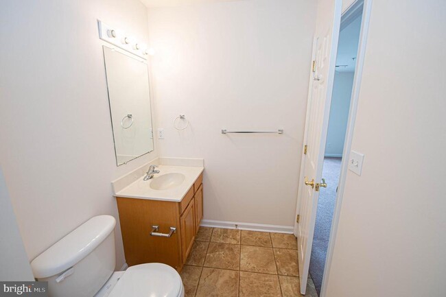 Building Photo - 438 Parkview Ct