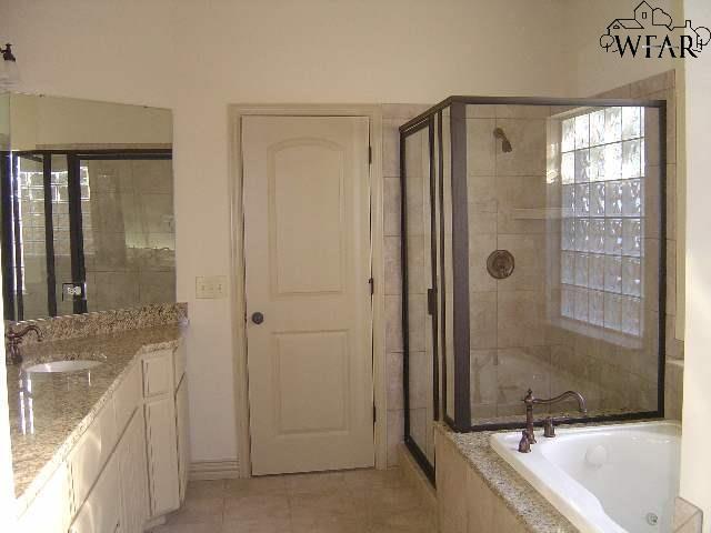 Building Photo - 8 Maplewood Ct