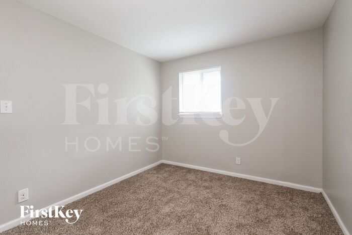 Building Photo - 6002 Gateway Dr