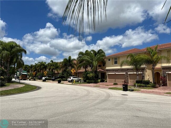 Building Photo - 9428 SW Merlin Ct