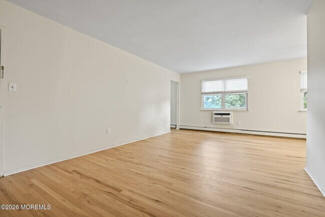 Building Photo - 63 Stonehurst Blvd