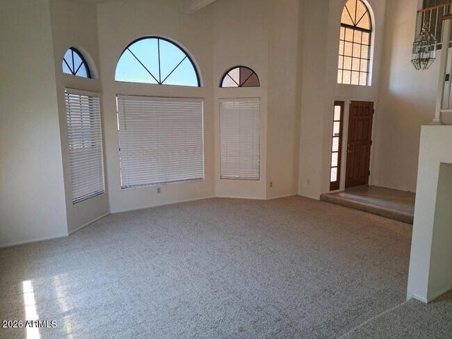 Building Photo - 98 E Evelyn Ln