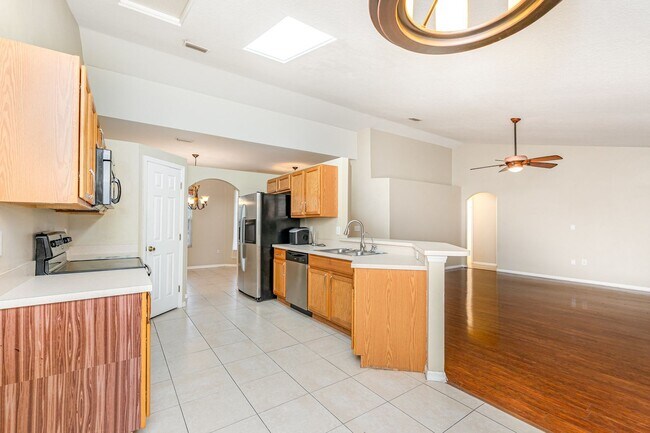 Building Photo - 1670 Waldrep St SE