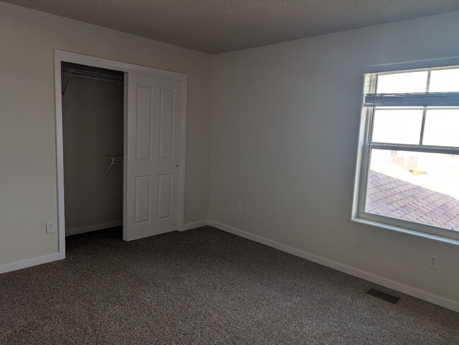 Building Photo - Spacious 2-Story Home with 3-Car Garage in...