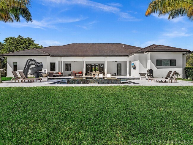 Building Photo - 6122 SW 173rd Way