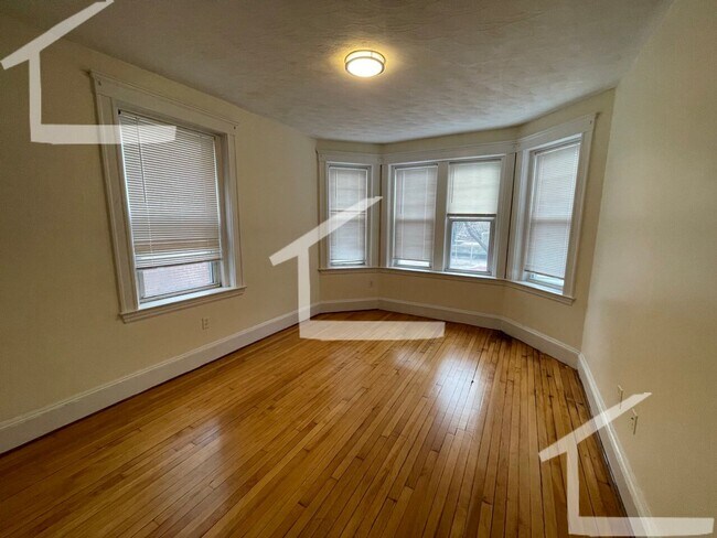 Building Photo - Coolidge Corner 4-Bed