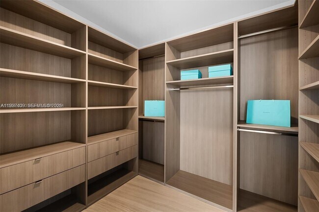 Building Photo - 851 NE 1st Ave