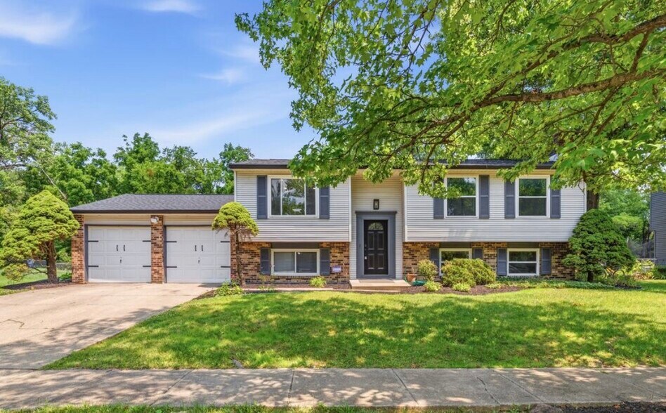 Building Photo - 9505 Thornwood Dr
