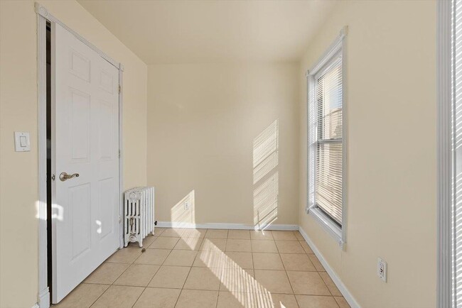 Building Photo - 73 Winfield Ave