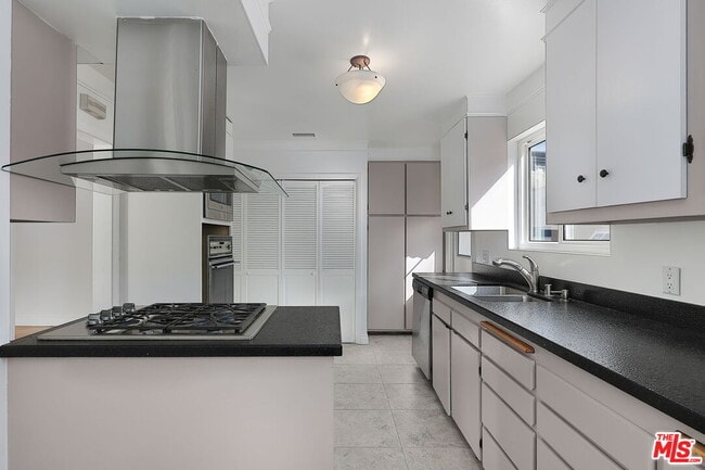 Building Photo - 2340 Camden Ave