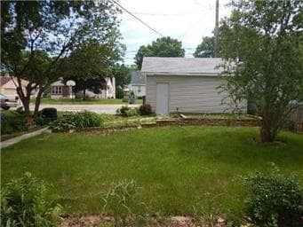 Building Photo - Great 3 Bedroom 1 Bathroom Home in South Minneapolis!