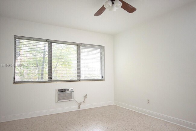 Building Photo - 1050 92nd St