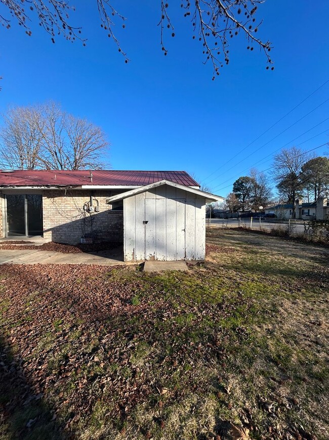 Building Photo - 3-Bedroom, 2-Bath Home in Prime Location!