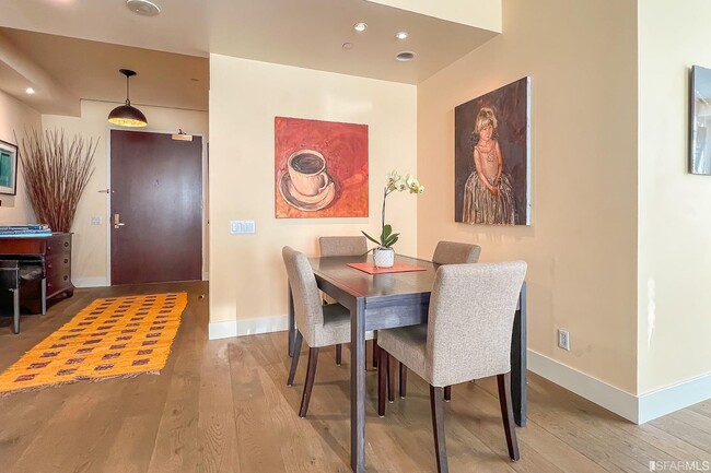 Building Photo - 333 Bush St