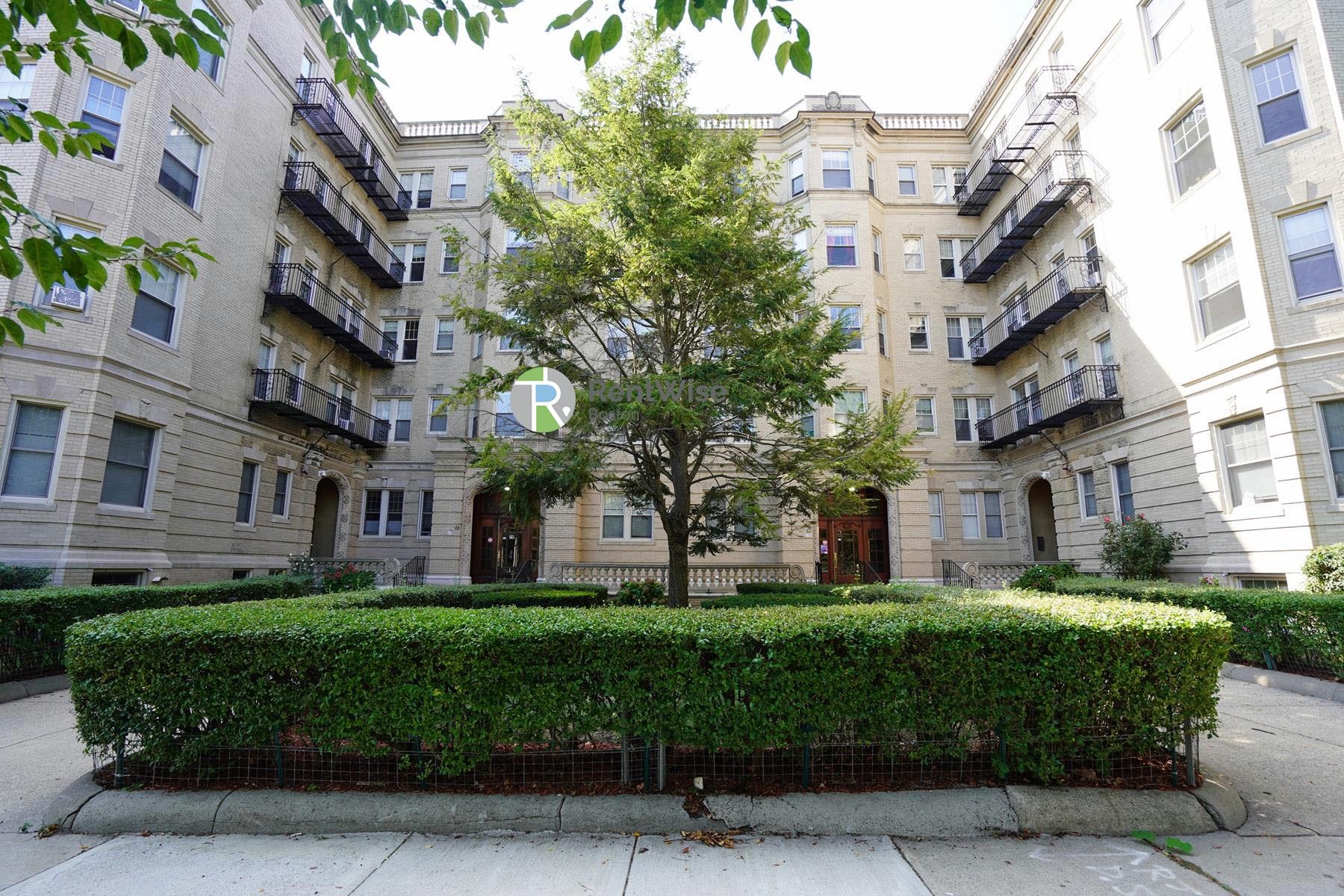 Building Photo - 25 Park Dr