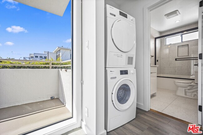 Building Photo - 1264 9th St