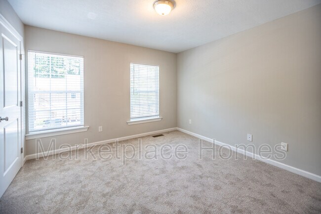 Building Photo - 211 Adderman Dr