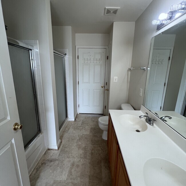 Building Photo - 6731 Stone Maple Terrace