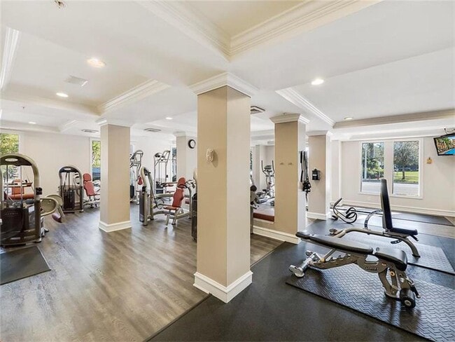 Building Photo - 533 NE 3rd Ave