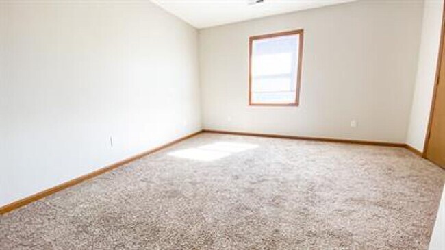 Building Photo - 403 Country Villa Ln