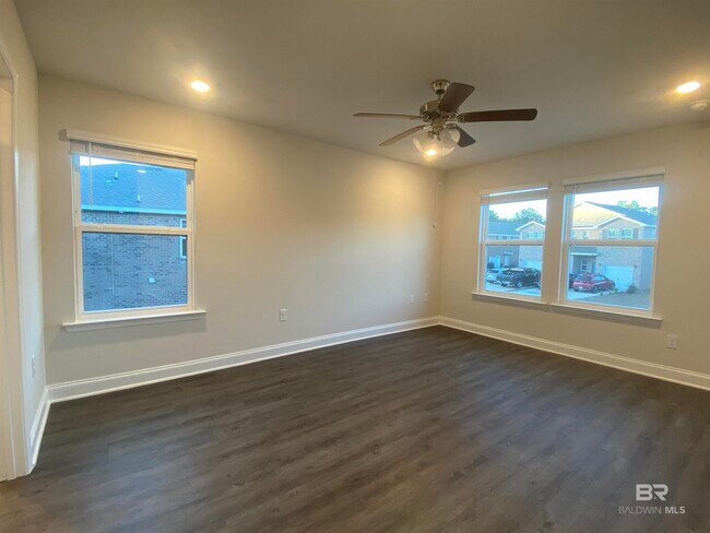 Building Photo - 6677 Spaniel Dr