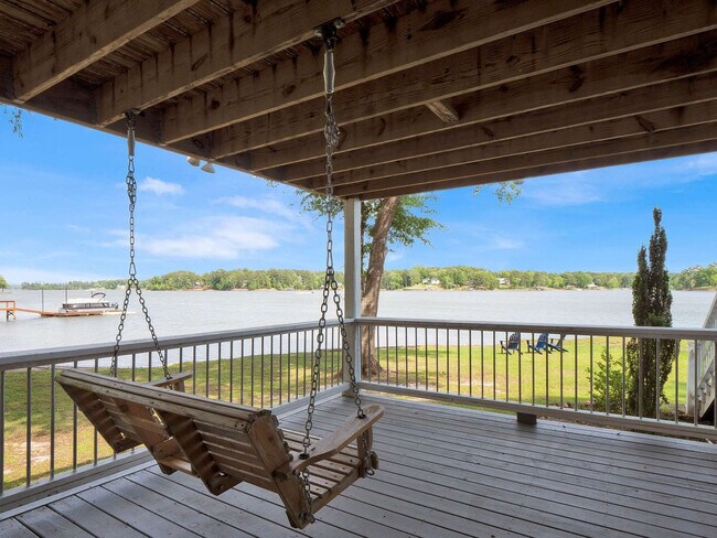 Building Photo - 1513 State Rd S-20-457