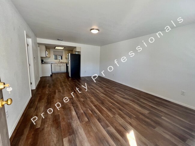 Building Photo - Remodeled Apartment for Rent in Silt