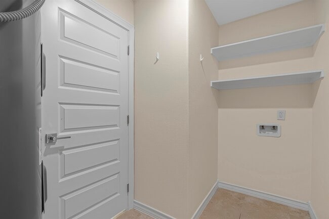 Building Photo - 902 La Rosita